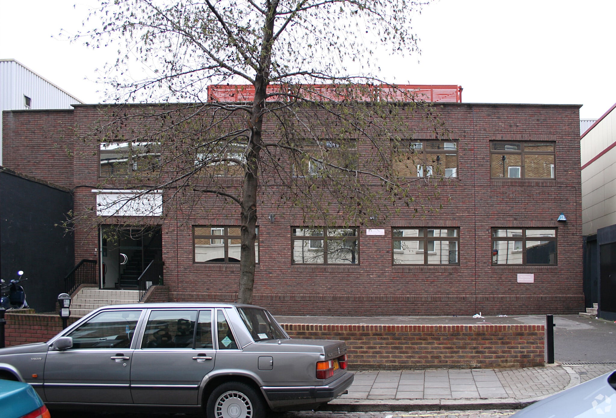 21-31 Woodfield Pl, London for sale Primary Photo- Image 1 of 1