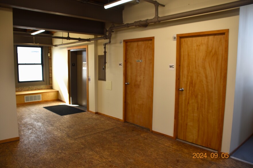 324 N Leavitt St, Chicago, IL for lease - Interior Photo - Image 2 of 10