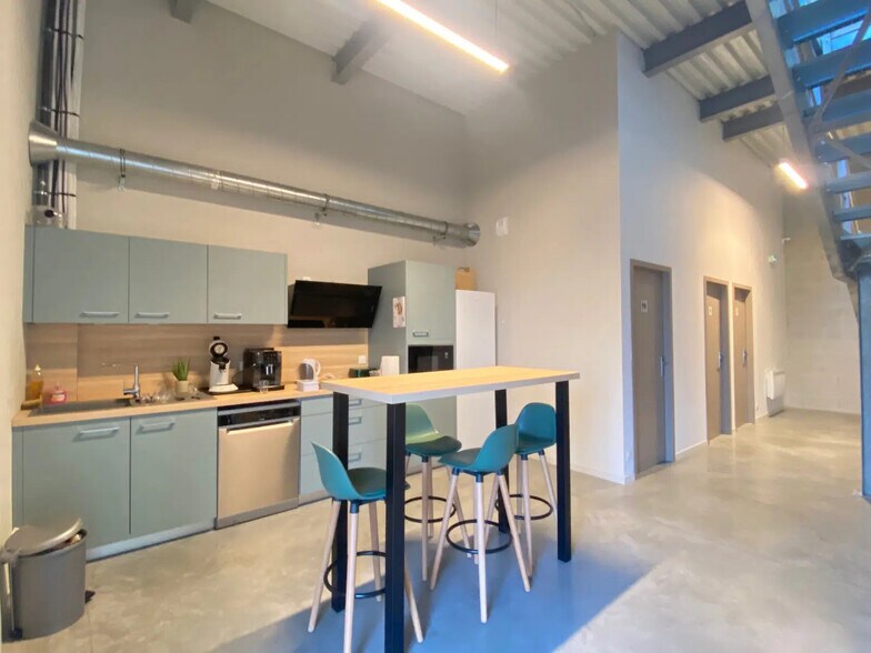 Flex in Gradignan for sale - Building Photo - Image 3 of 6