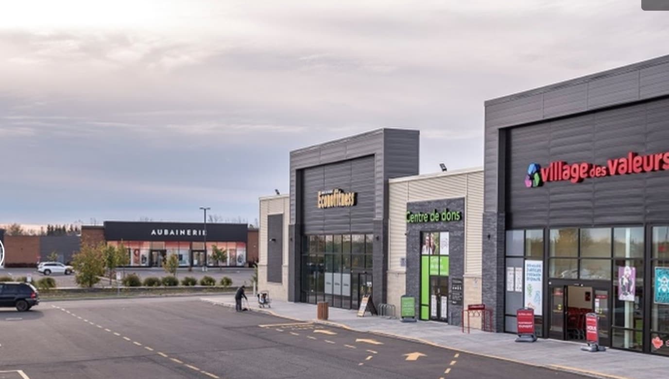 565 Boul SaintJoseph, Drummondville, QC J2C 2B6 Retail for Lease