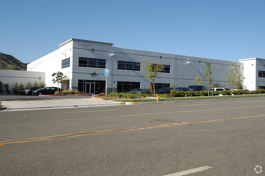 28732 Witherspoon Pky, Valencia, CA for lease - Building Photo - Image 2 of 3