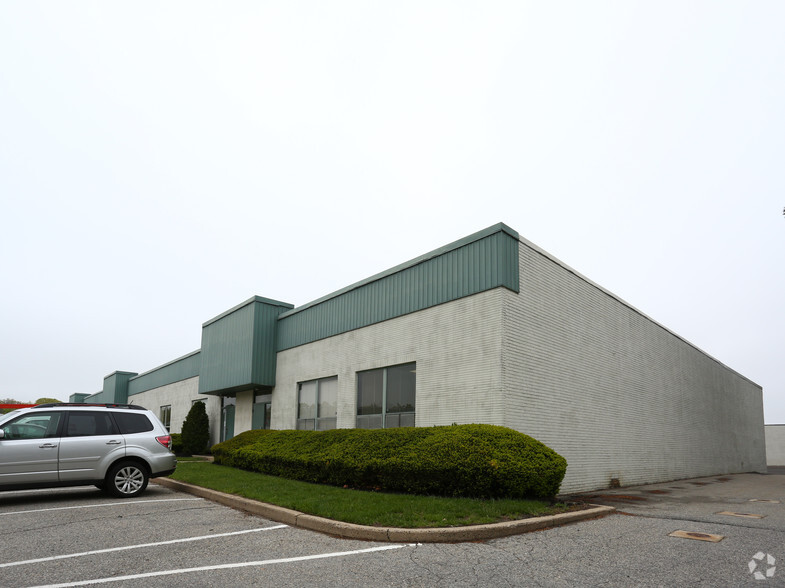 855 Industrial Hwy, Cinnaminson, NJ for lease - Primary Photo - Image 1 of 8