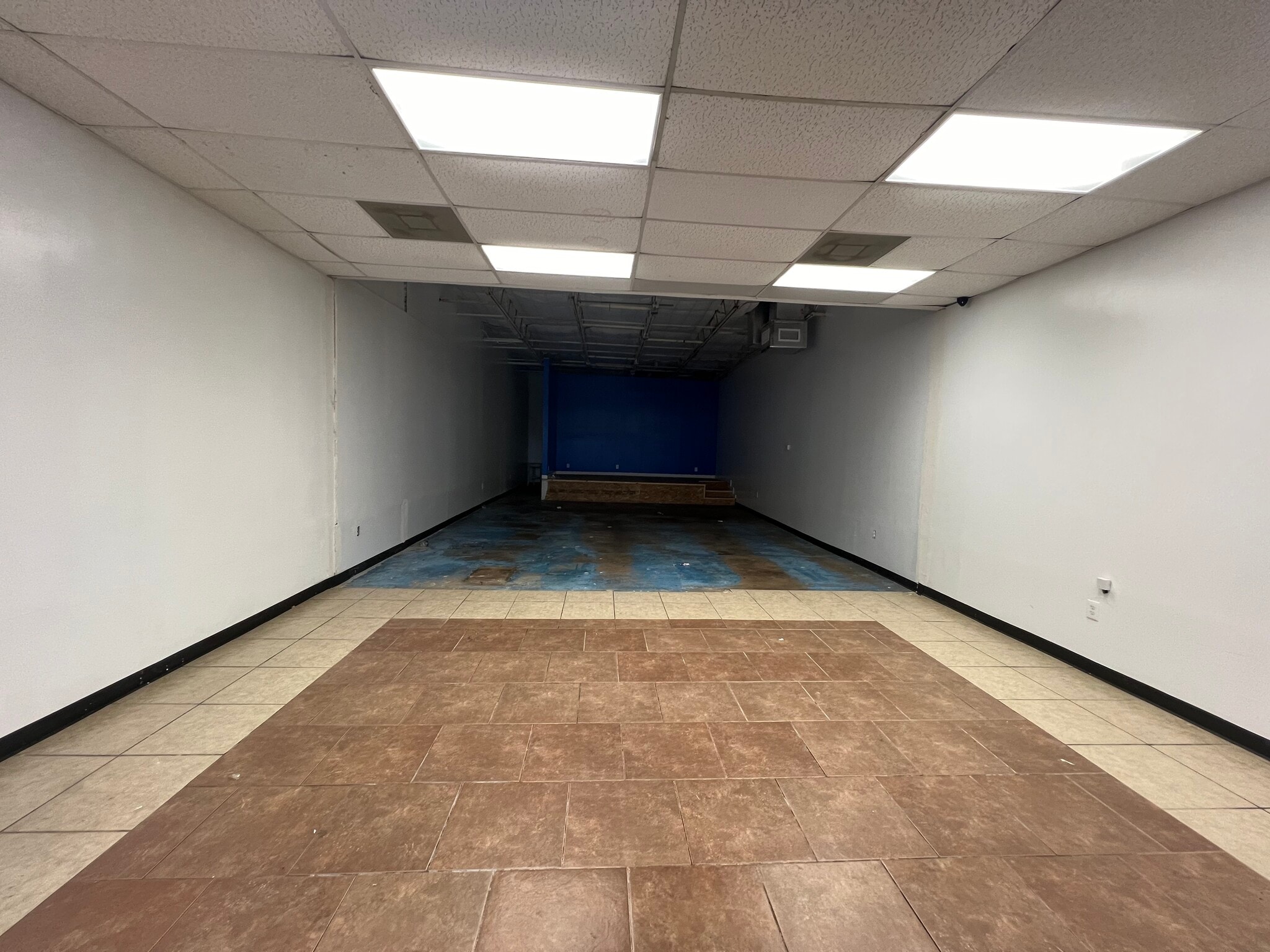 17503-17587 Imperial Valley Dr, Houston, TX for lease Building Photo- Image 1 of 5