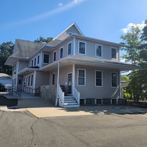 28 Washington Ave, North Haven, CT for lease - Building Photo - Image 1 of 1
