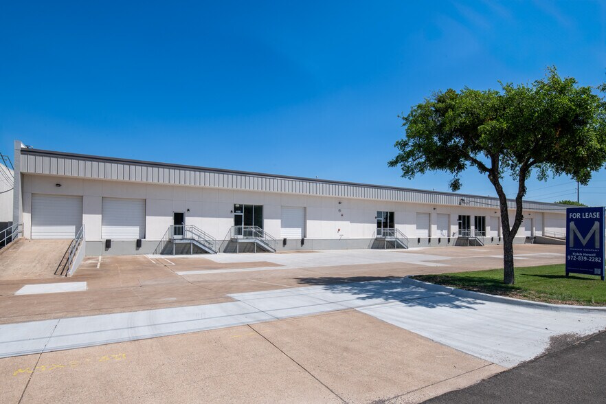 4433-4435 Mint Way, Dallas, TX for lease - Building Photo - Image 2 of 10