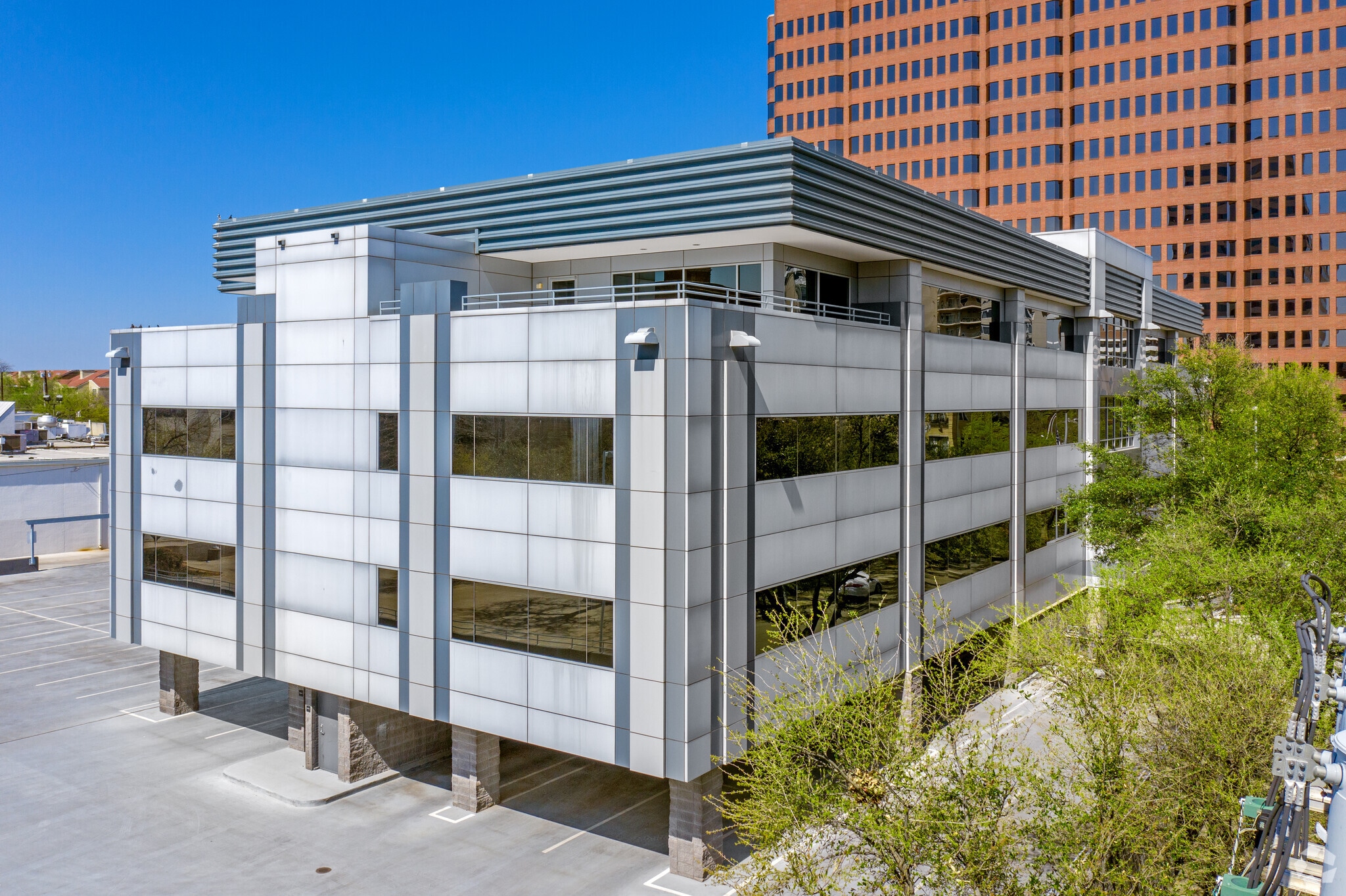 3333 Welborn St, Dallas, TX for lease Building Photo- Image 1 of 10