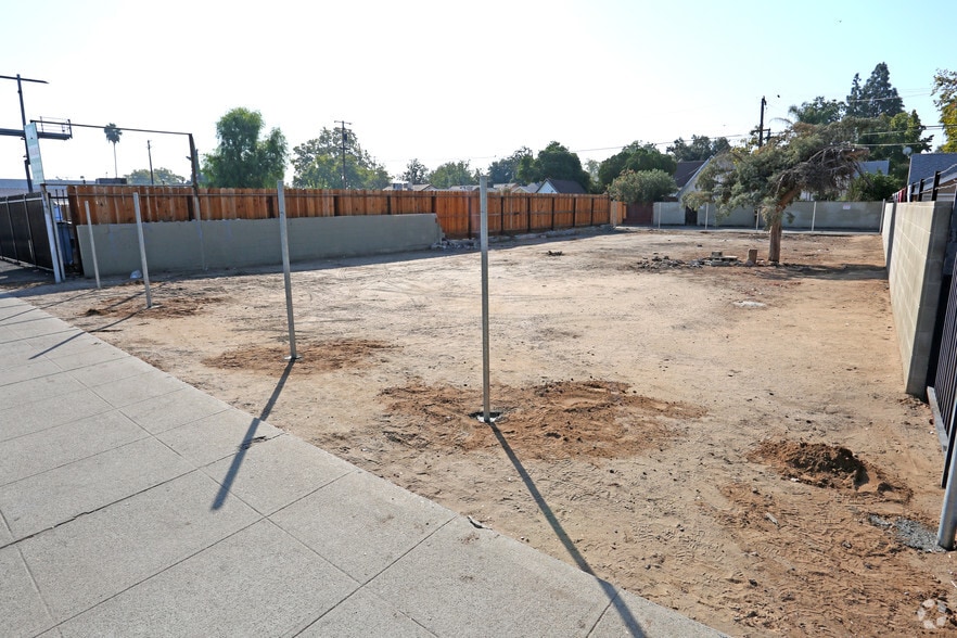 4532 E Belmont Ave, Fresno, CA for sale - Building Photo - Image 2 of 6