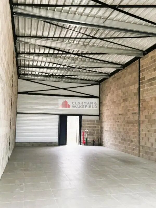 Retail in Langlade for lease Interior Photo- Image 1 of 4