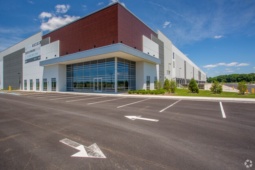 250 Radar Rd, Northampton, PA for lease - Building Photo - Image 2 of 13