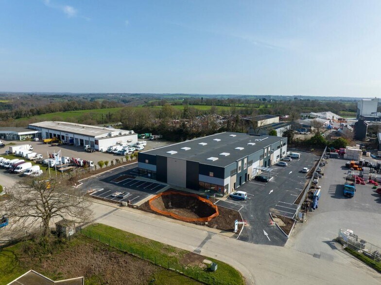 Flex in Quimper for lease - Building Photo - Image 3 of 3
