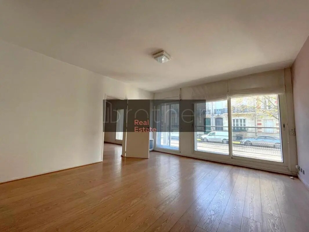 Office in Bordeaux for lease Interior Photo- Image 1 of 7