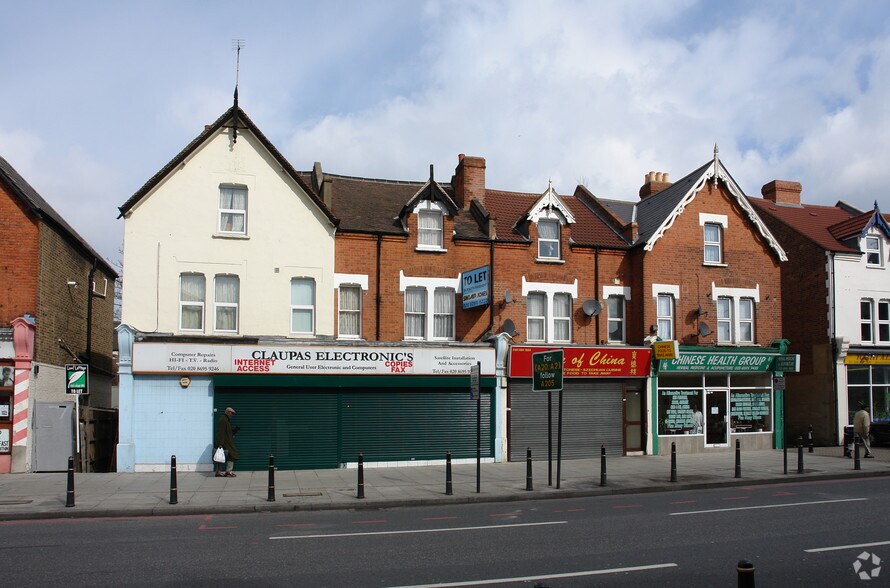 911 Brownhill Rd, London, LND SE6 2HG