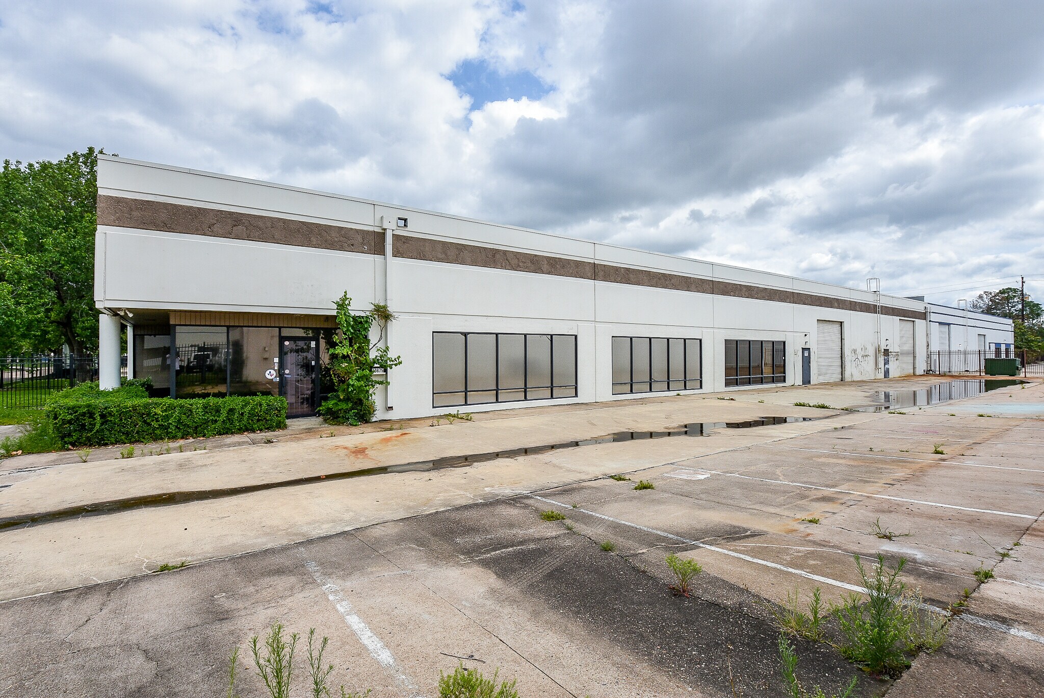 10875 Fallstone Rd, Houston, TX for sale Building Photo- Image 1 of 1