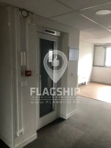 Office in Boulogne-Billancourt for lease - Interior Photo - Image 2 of 6