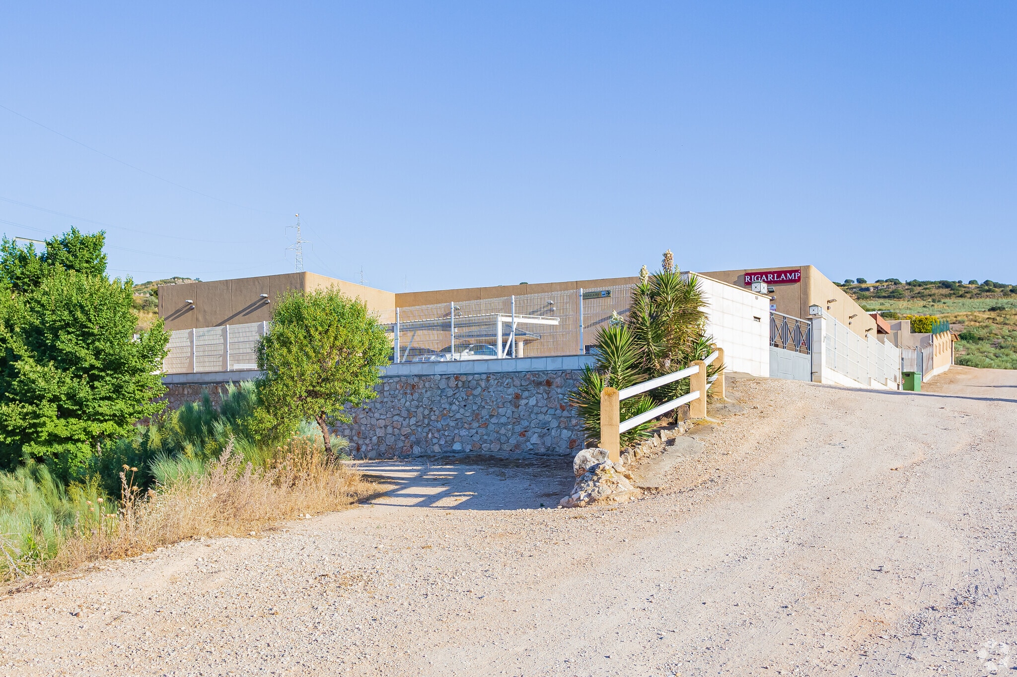 Industrial in Tielmes, Madrid for sale Primary Photo- Image 1 of 1