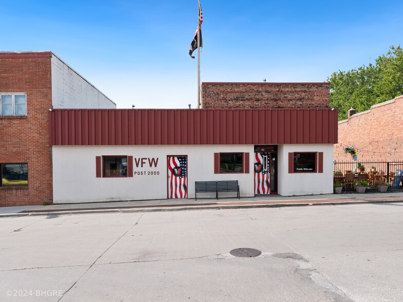 34 School St, Carlisle, IA for sale - Primary Photo - Image 1 of 22