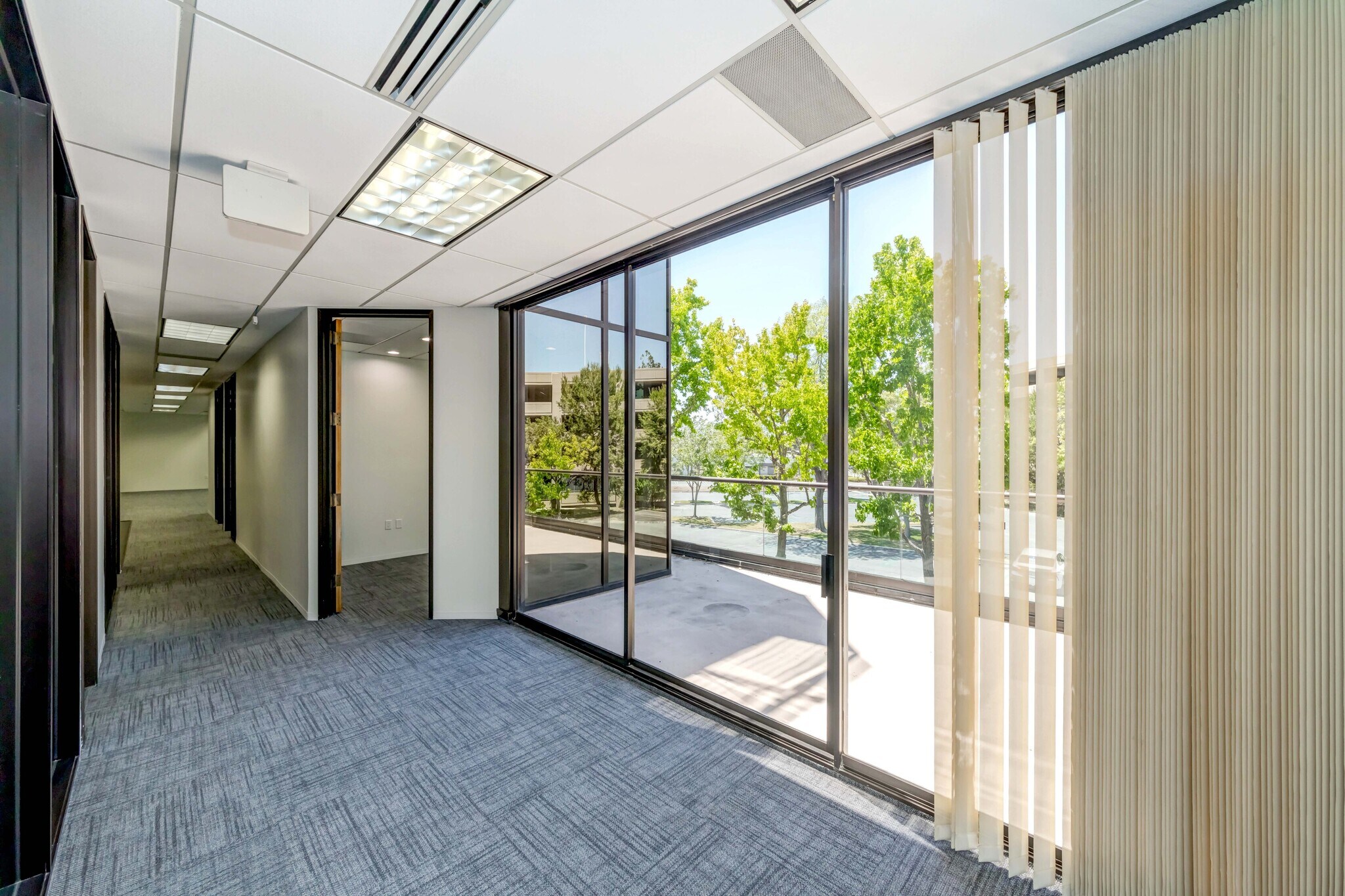 19600 Fairchild Rd, Irvine, CA 92612 Newport Summit