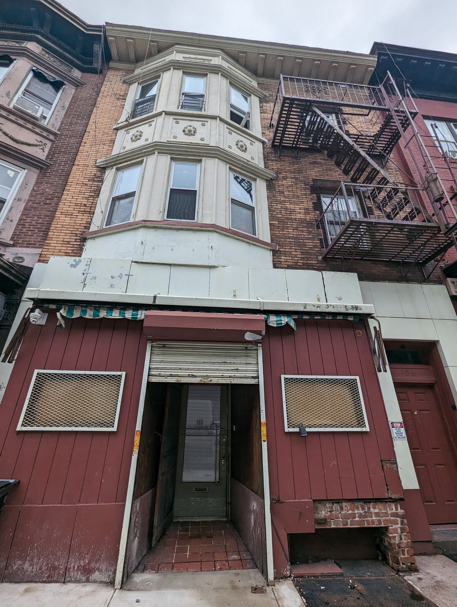 186 Ocean Ave, Jersey City, NJ for lease Building Photo- Image 1 of 10