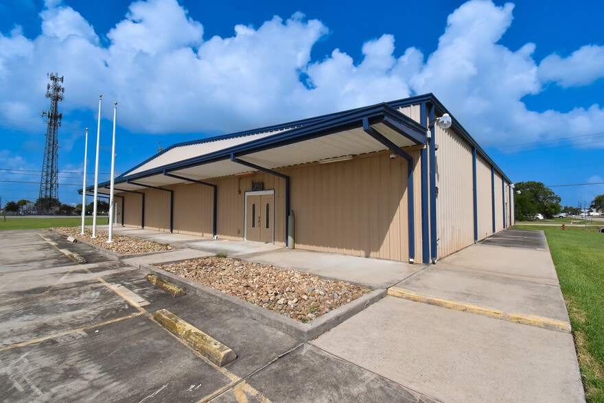 116 S Avenue D, Freeport, TX for lease - Building Photo - Image 2 of 20