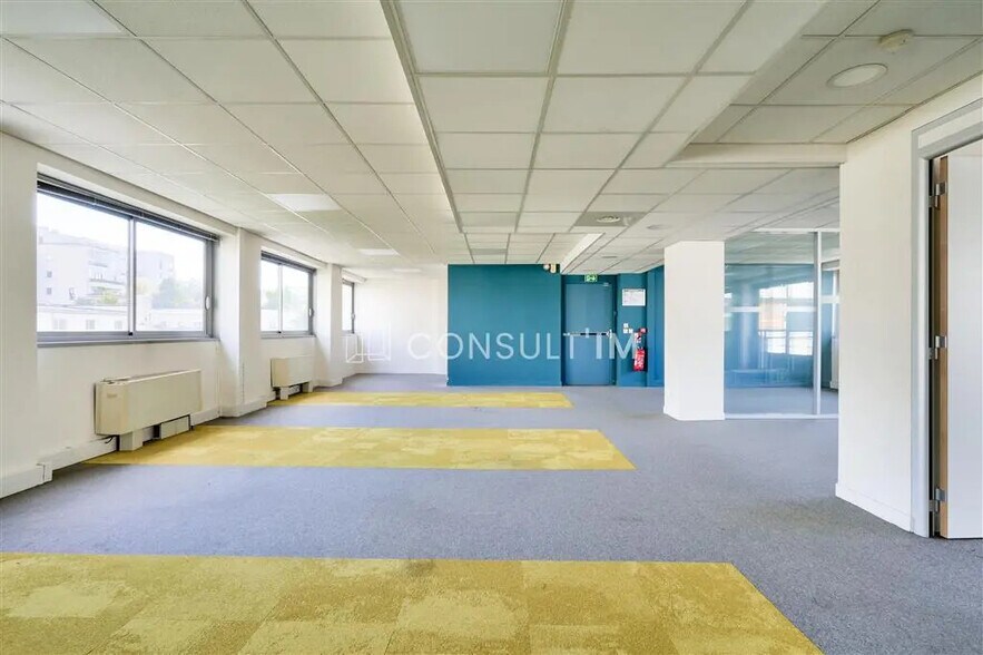 Office in Boulogne-Billancourt for lease - Building Photo - Image 3 of 8