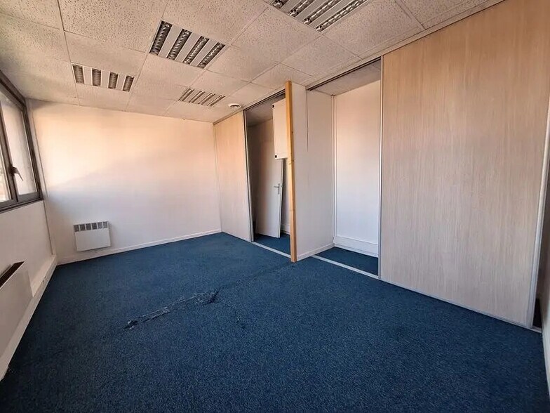 Office in Mérignac for lease - Interior Photo - Image 2 of 10