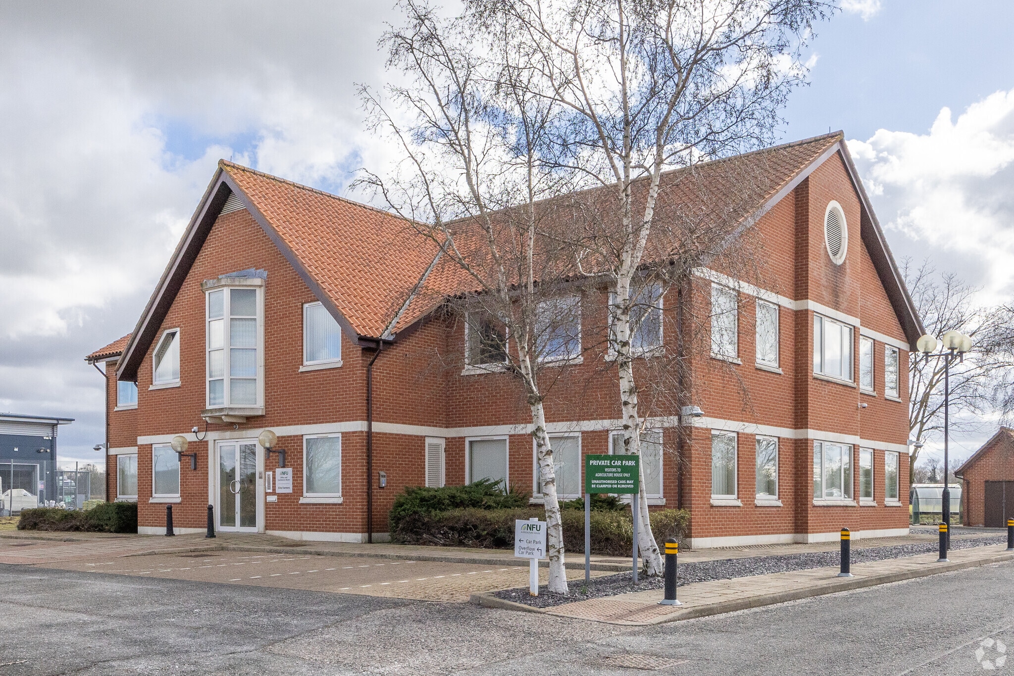 Willie Snaith Rd, Newmarket for lease Primary Photo- Image 1 of 3