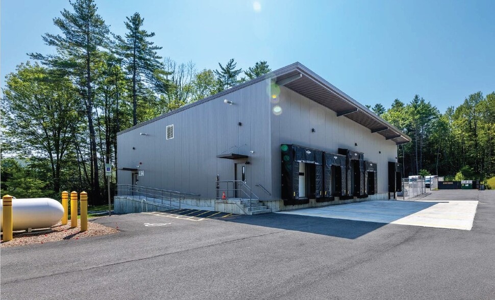 110 Airpark Rd, West Lebanon, NH for sale - Building Photo - Image 3 of 6