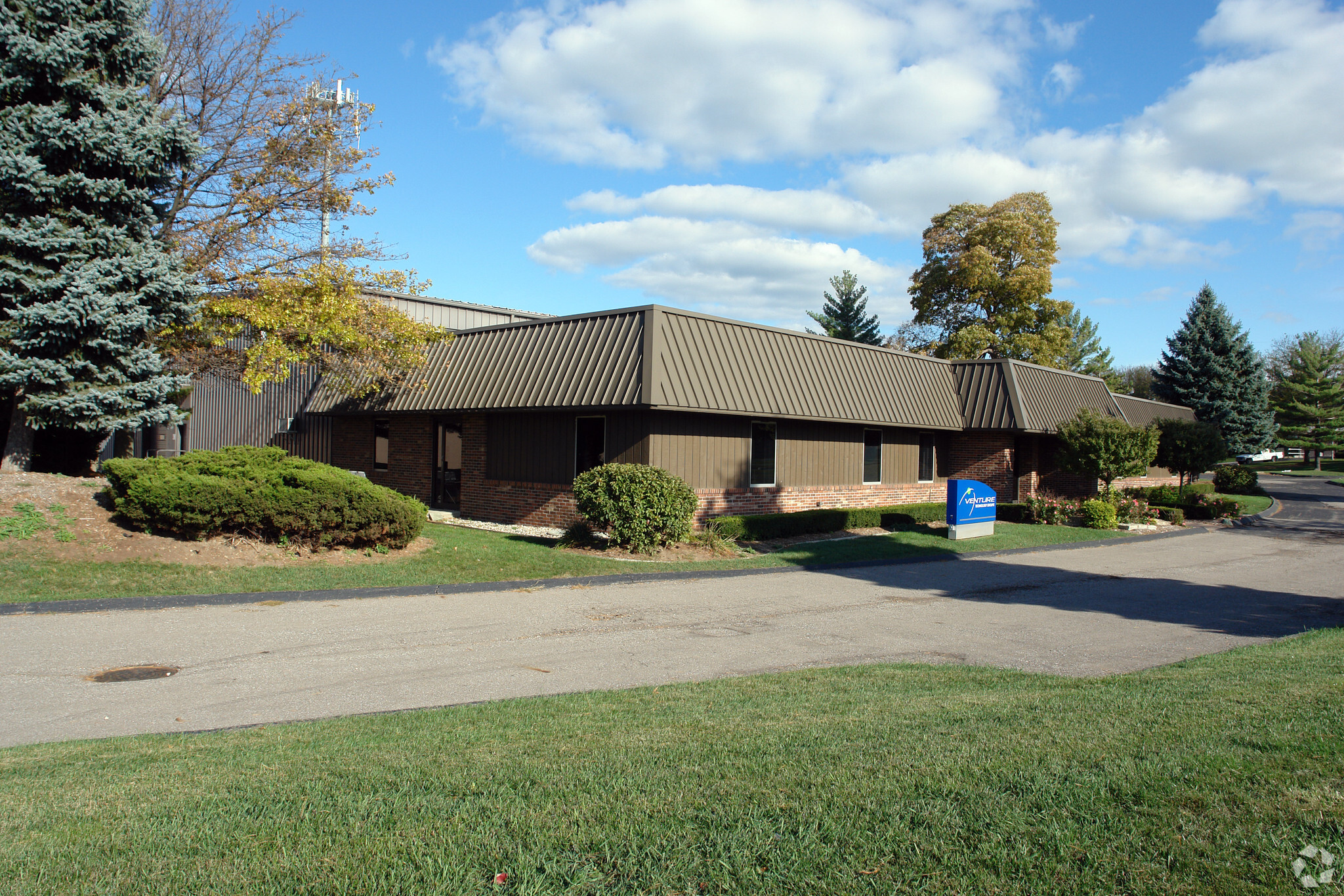 23800 Industrial Park Dr, Farmington Hills, MI for sale Primary Photo- Image 1 of 1