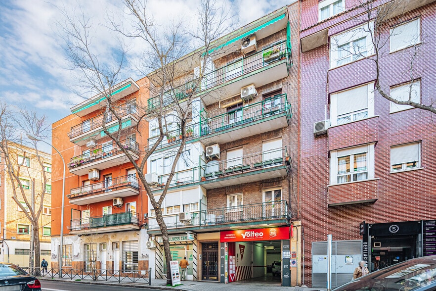 Multifamily in Madrid, Madrid for sale - Primary Photo - Image 1 of 1