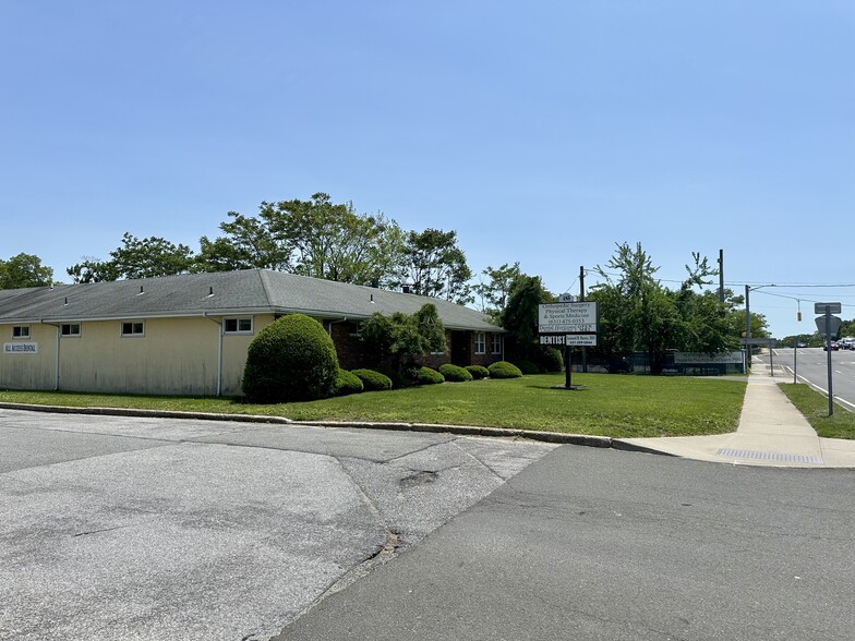 485 N Ocean Ave, Patchogue, NY for sale - Building Photo - Image 3 of 12