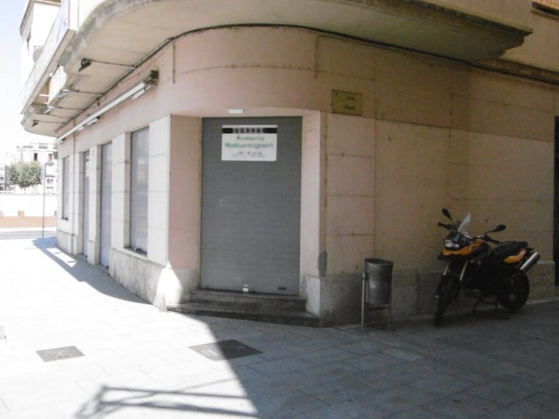 Retail in Tortosa, Tarragona for lease - Building Photo - Image 2 of 4