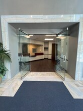 2100 SE Ocean Blvd, Stuart, FL for lease Interior Photo- Image 2 of 10