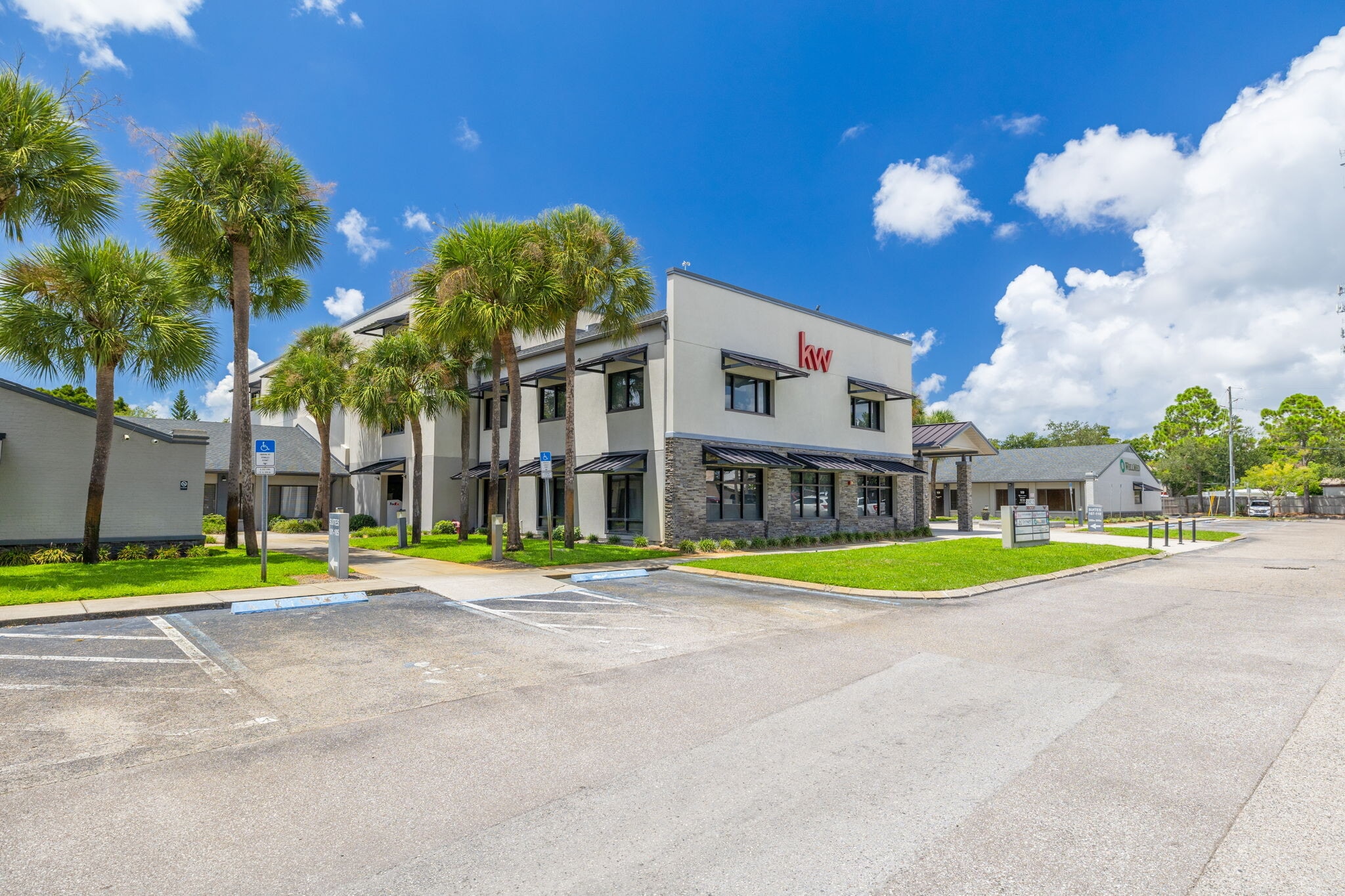 30522 US Highway 19 N, Palm Harbor, FL for lease Interior Photo- Image 1 of 20