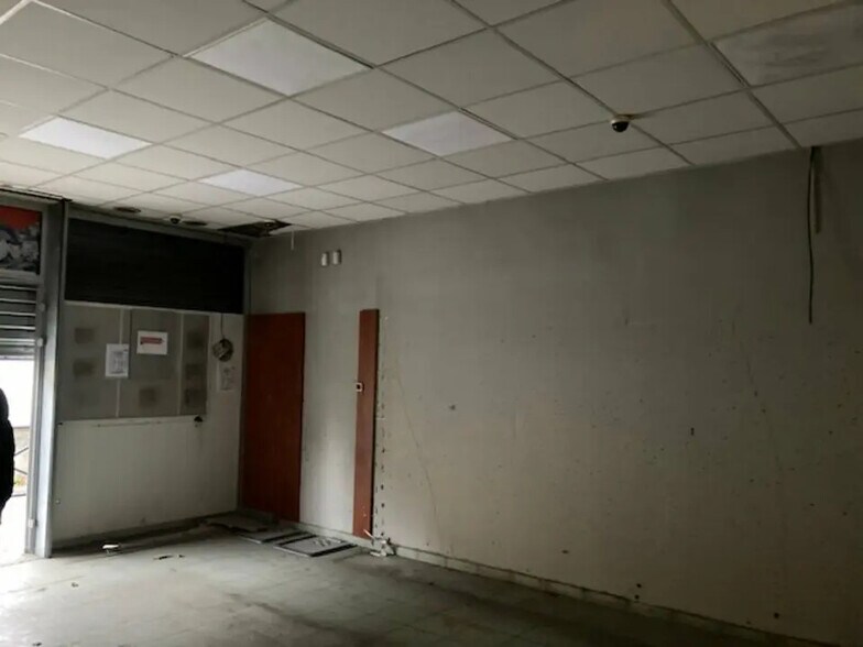 Retail in Bagnolet for lease - Interior Photo - Image 2 of 5