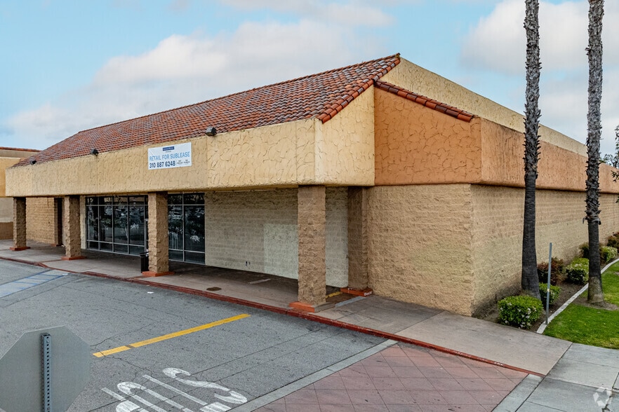 8600-8800 Whittier Blvd, Pico Rivera, CA for lease - Primary Photo - Image 1 of 1