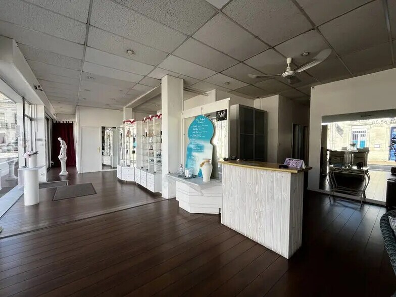 Retail in Pessac for sale - Interior Photo - Image 2 of 5