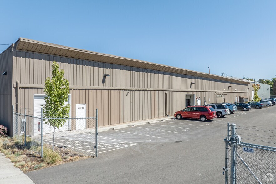 560 21st St SE, Salem, OR for lease - Building Photo - Image 3 of 25