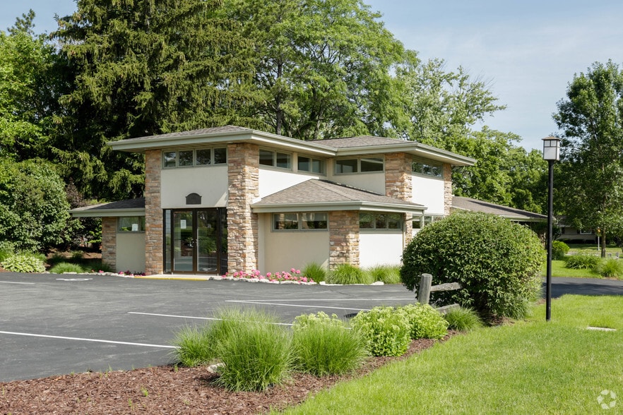 718 Park Ave, Beaver Dam, WI for sale - Building Photo - Image 1 of 28