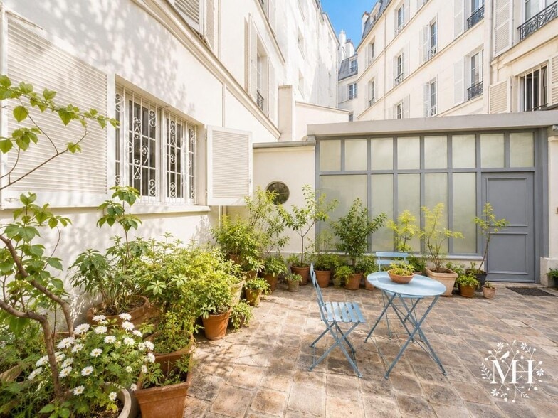57 Rue Ramey, Paris for sale - Building Photo - Image 2 of 9