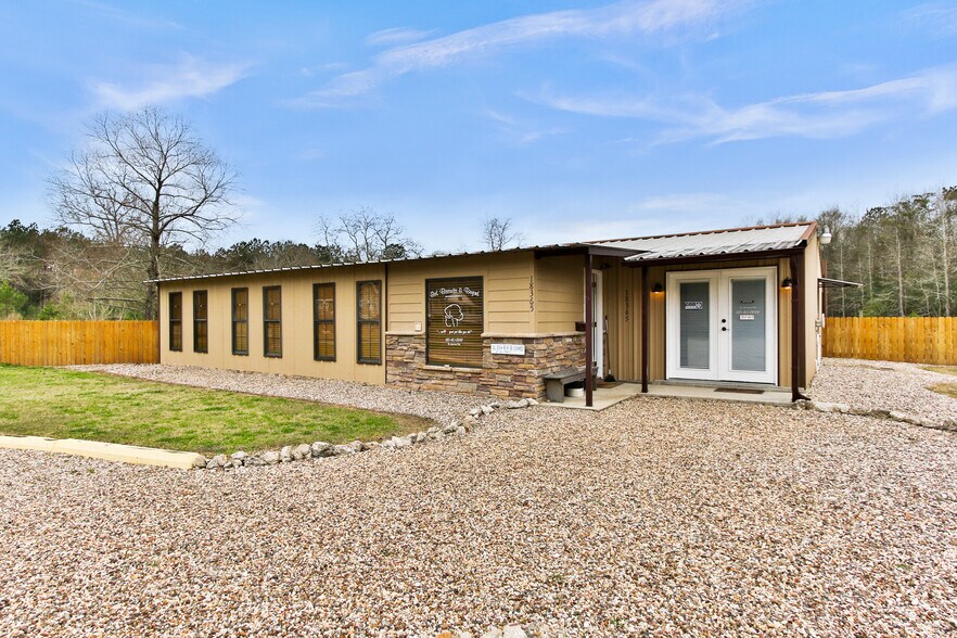 18365 Possum Trot, Conroe, TX for sale - Primary Photo - Image 1 of 1