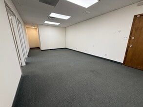 190-210 Sylvan Ave, Englewood Cliffs, NJ for lease Interior Photo- Image 2 of 5