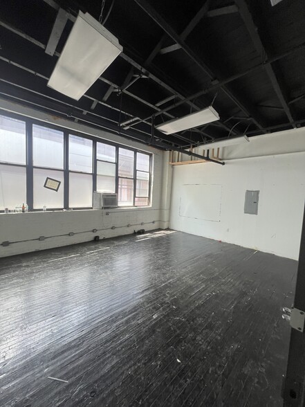 605 E 132nd St, Bronx, NY for lease - Interior Photo - Image 3 of 12