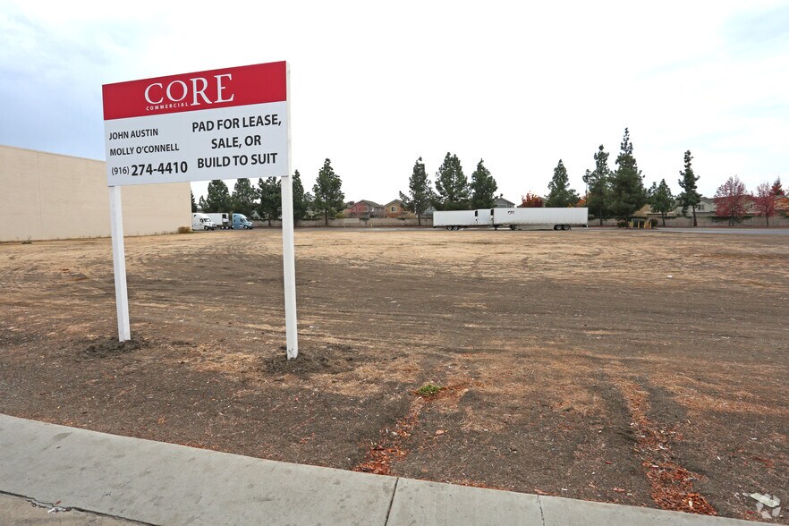 E Hammer Ln, Stockton, CA 95210