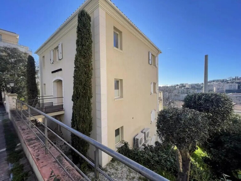 Office in Grasse for lease - Building Photo - Image 1 of 16