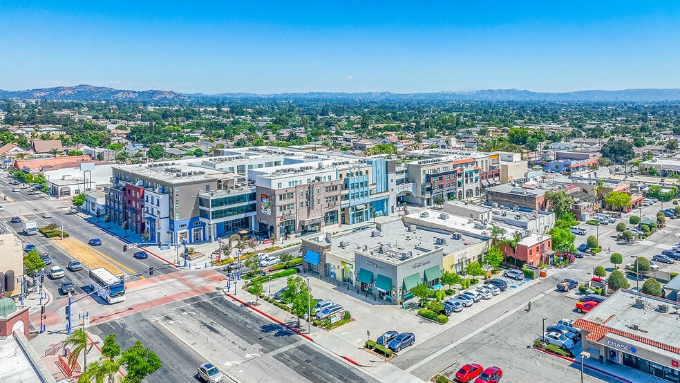 100-136 W Foothill Blvd, Azusa, CA for sale - Building Photo - Image 2 of 15
