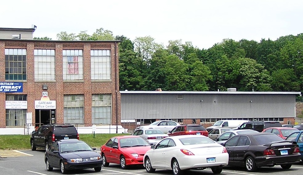 One Hartford Sq, New Britain, CT for lease - Building Photo - Image 3 of 14