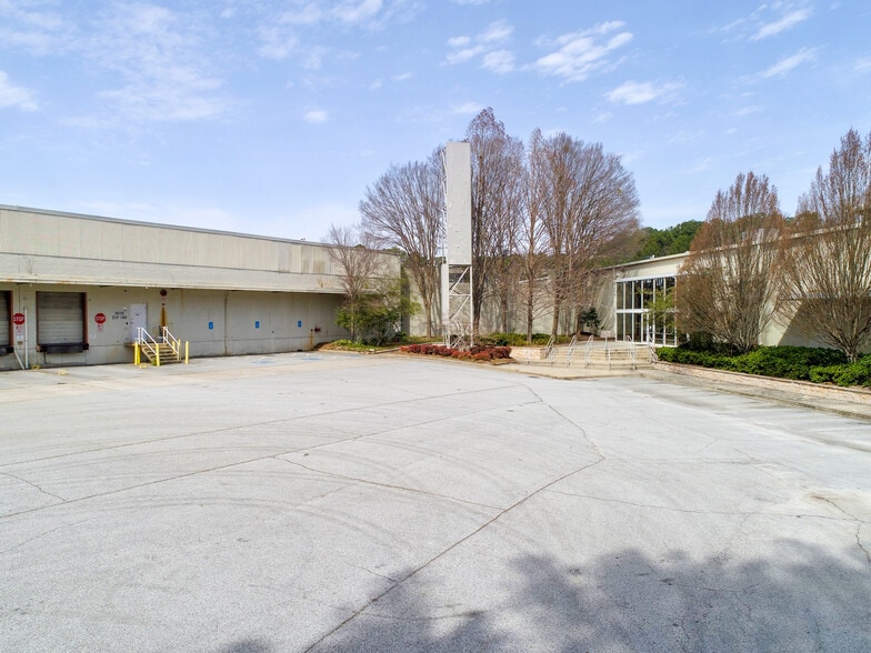 3510-3530 Zip Industrial Blvd SE, Atlanta, GA for sale - Building Photo - Image 1 of 12