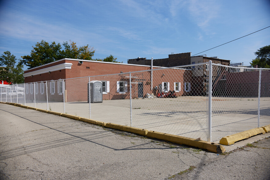 4242 N Cicero Ave, Chicago, IL for sale - Building Photo - Image 3 of 5