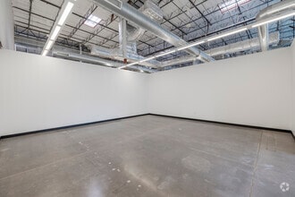 4750 S 44th Pl, Phoenix, AZ for lease Interior Photo- Image 1 of 1