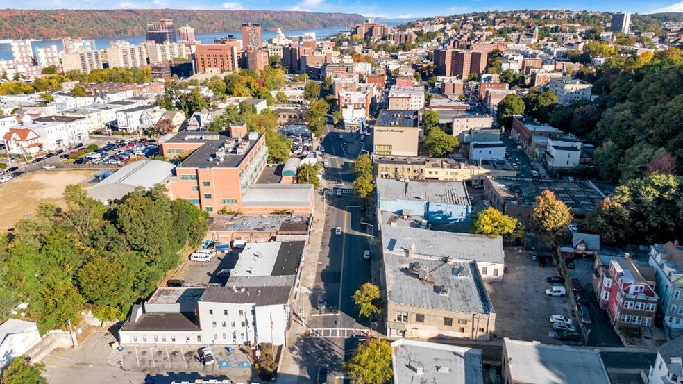 245-253 S Broadway, Yonkers, NY for sale - Building Photo - Image 3 of 9